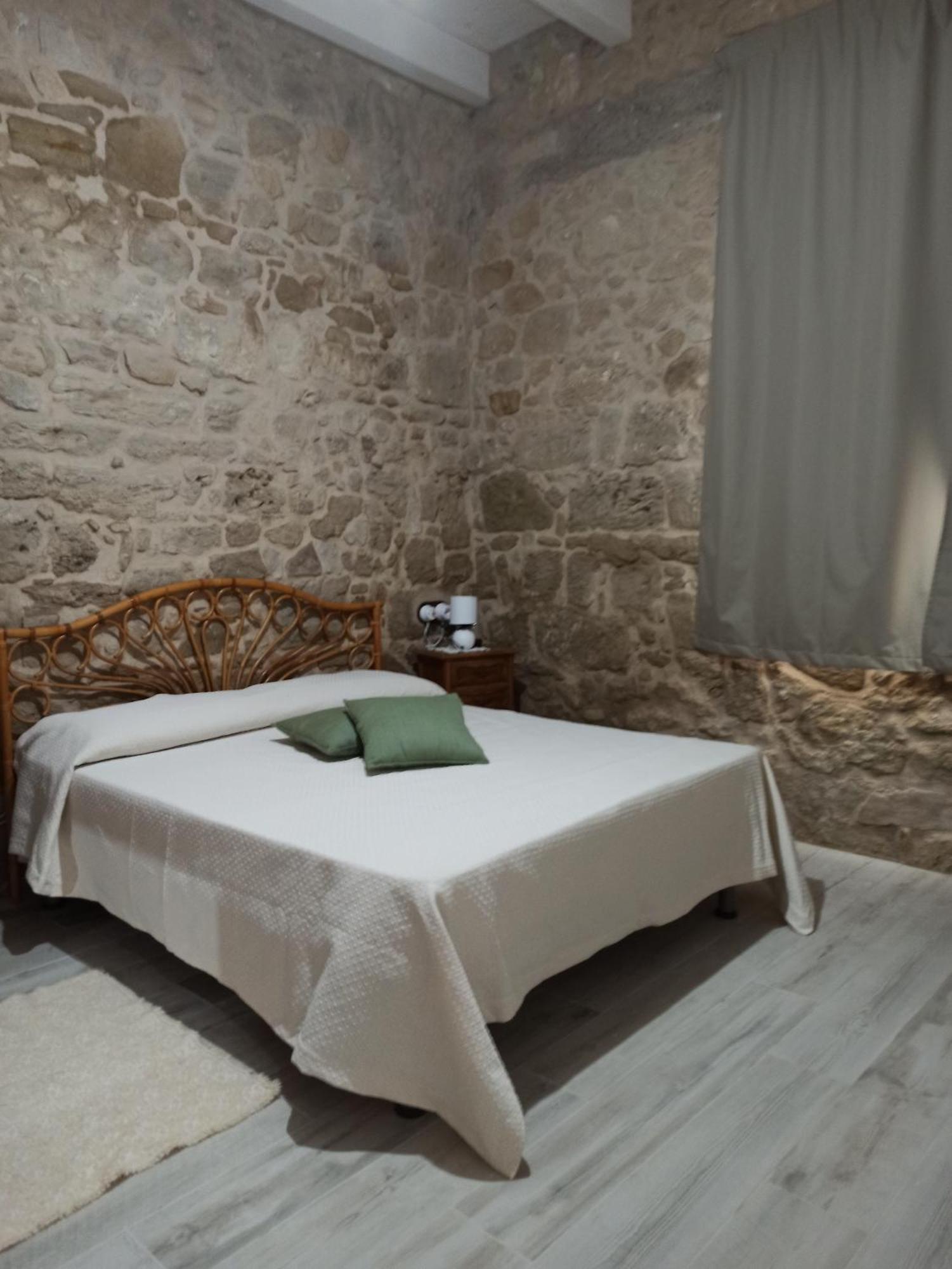 Piazza San Giorgio Hotel Dolianova ภายนอก รูปภาพ