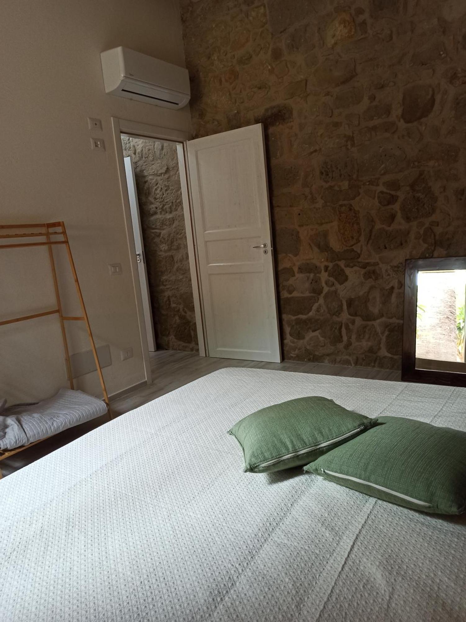 Piazza San Giorgio Hotel Dolianova ภายนอก รูปภาพ