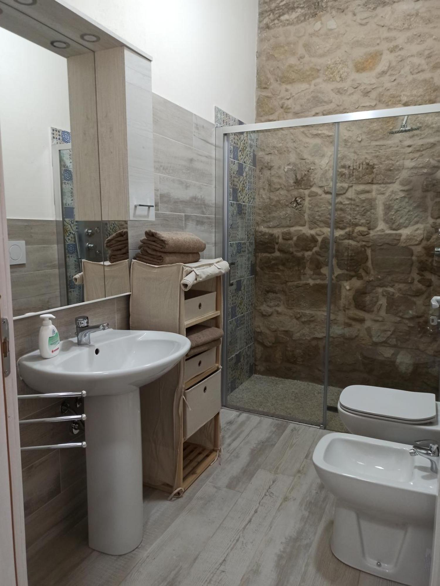 Piazza San Giorgio Hotel Dolianova ภายนอก รูปภาพ