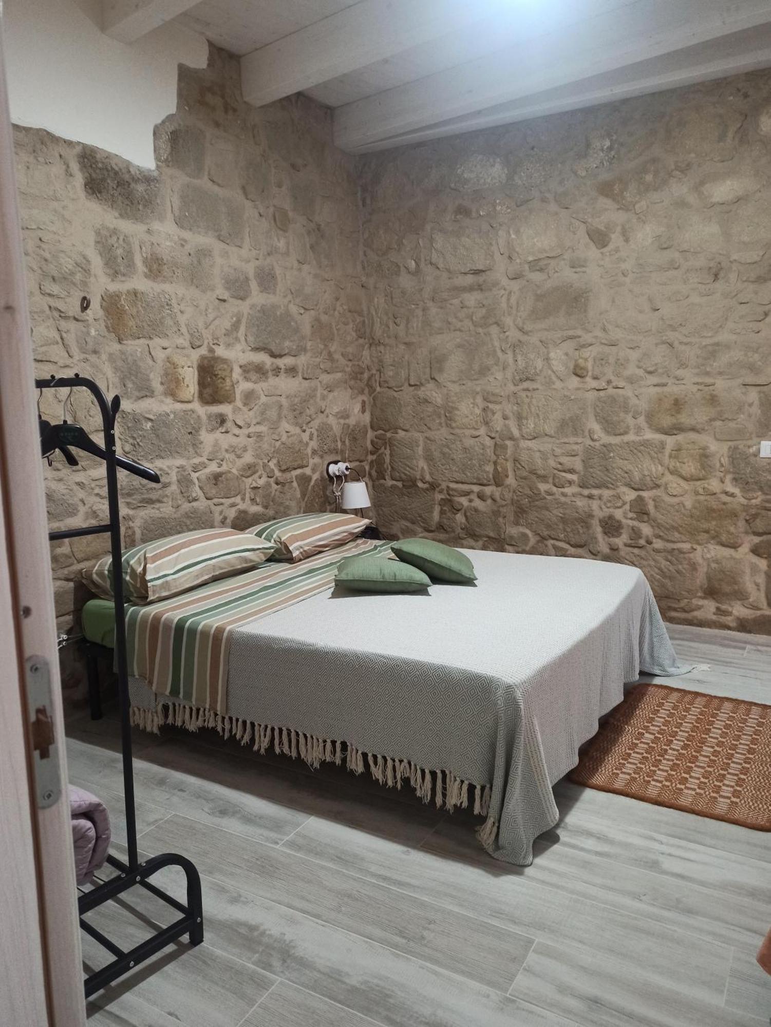 Piazza San Giorgio Hotel Dolianova ภายนอก รูปภาพ