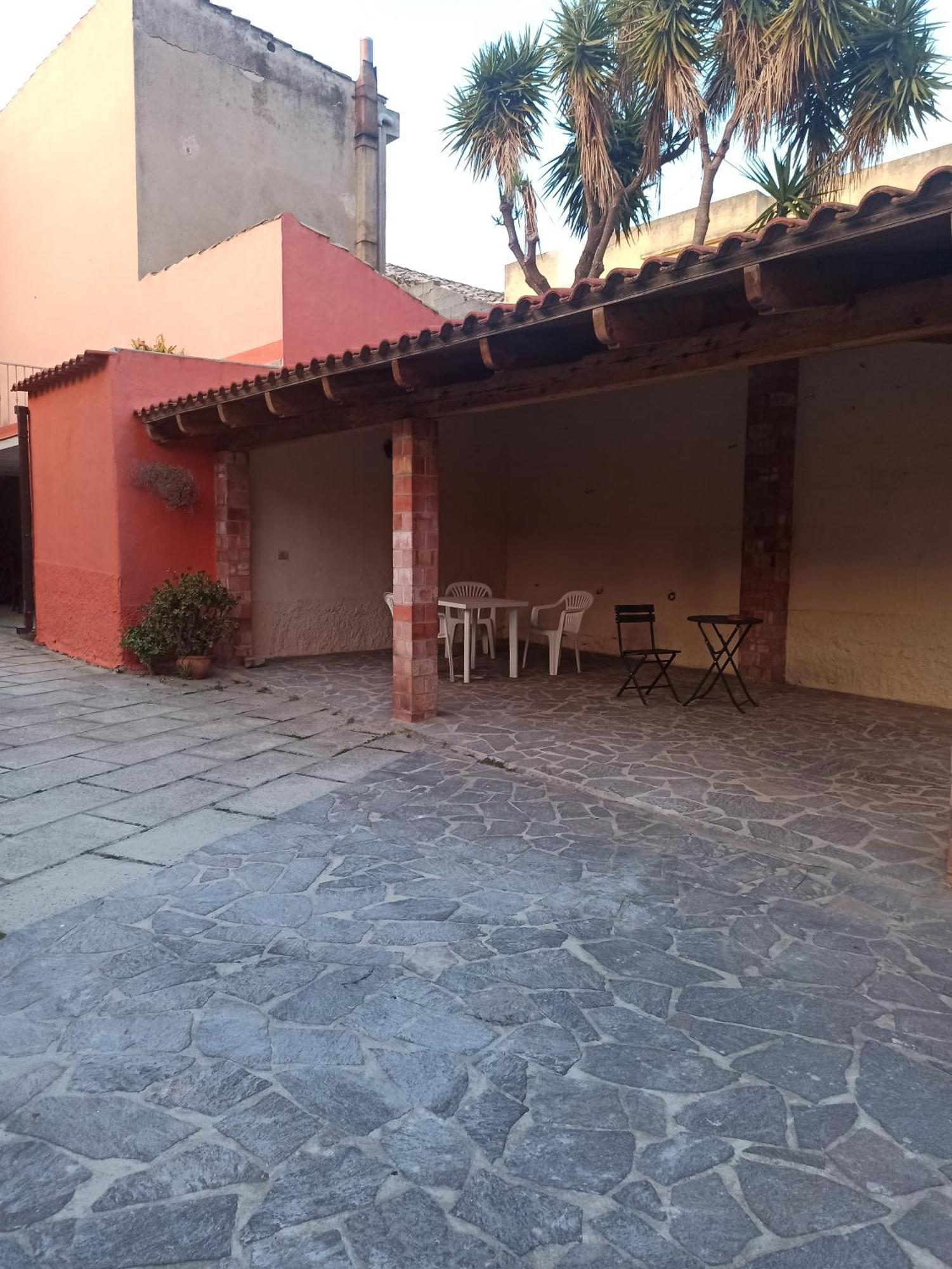 Piazza San Giorgio Hotel Dolianova ภายนอก รูปภาพ