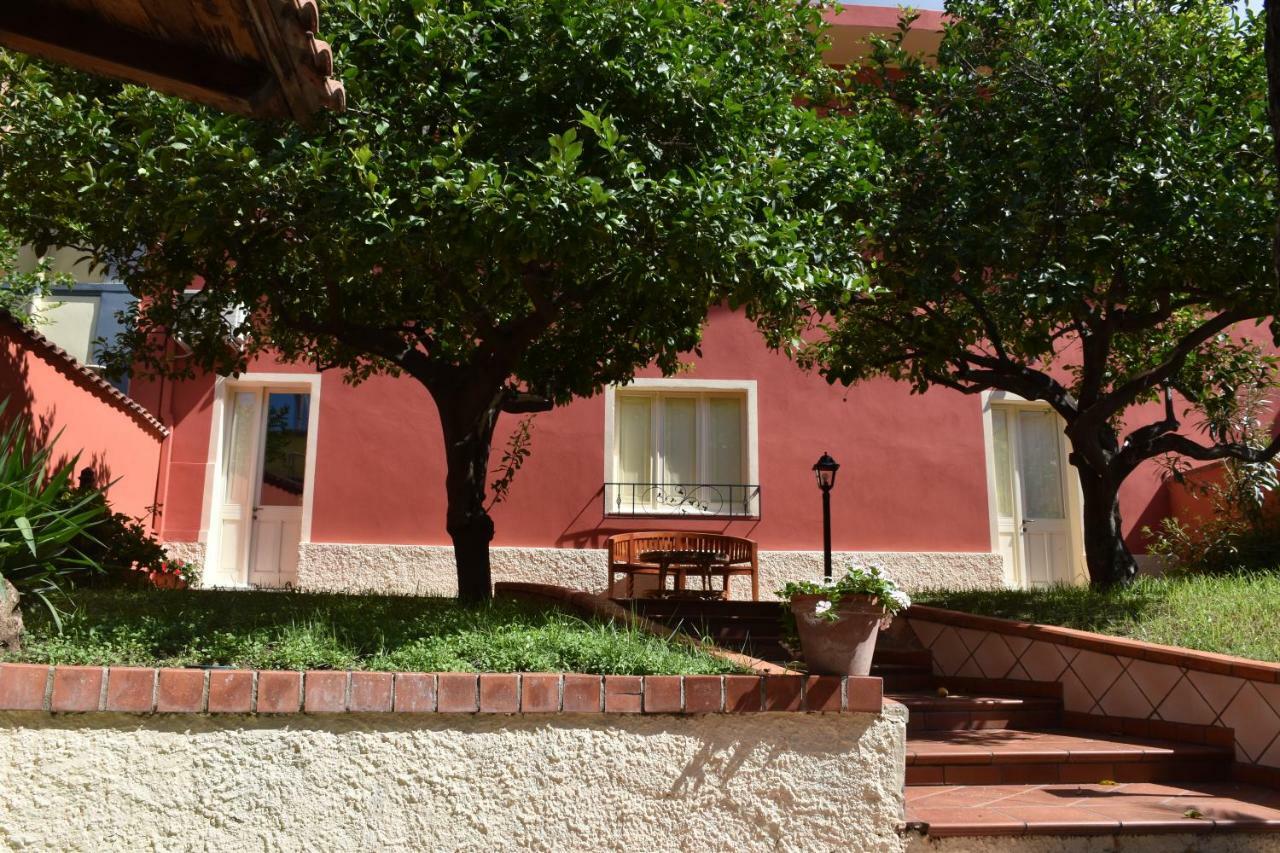 Piazza San Giorgio Hotel Dolianova ภายนอก รูปภาพ